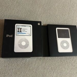 Apple iPod Classic in Black and White
